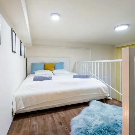 Bpr Turquoise Simplicity Apartment