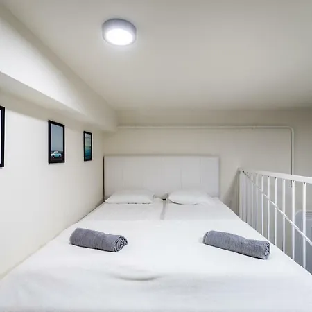 Bpr Turquoise Simplicity Apartment Budapest